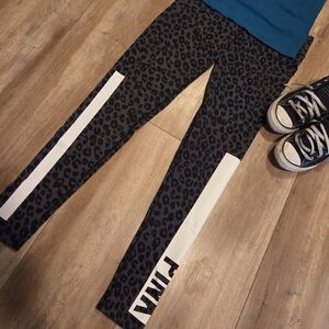 VICTORIA SECRET LEGGINGS!!
